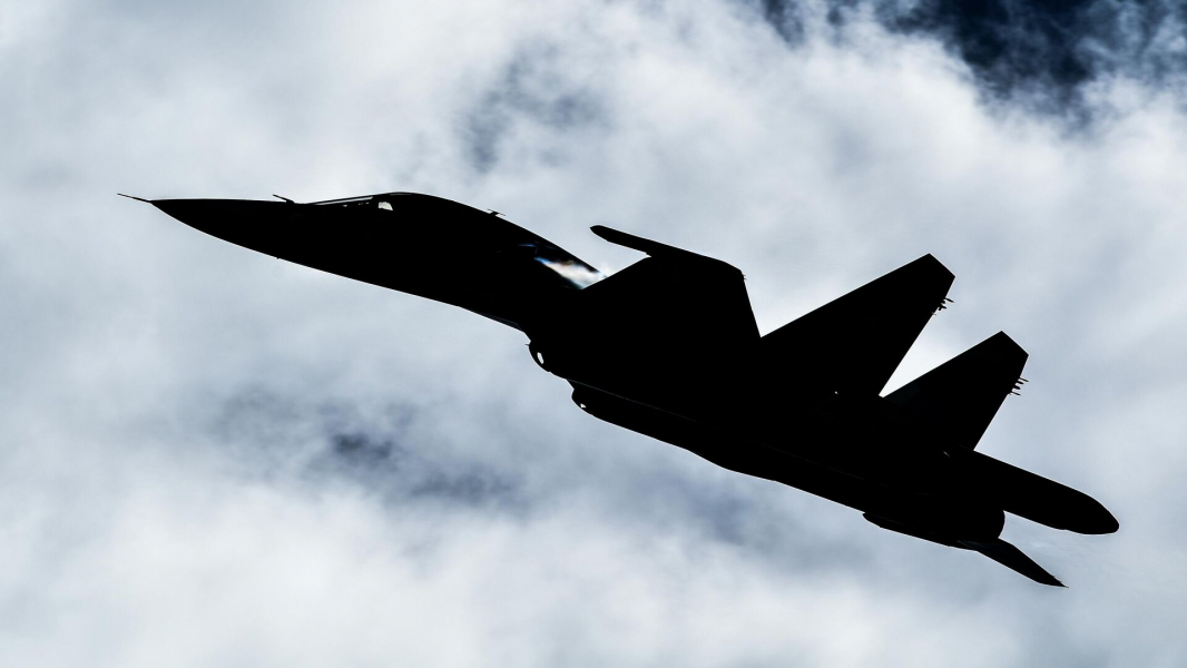 МО: Су-34 нанес удар авиабомбами по ВСУ в приграничном районе Курской области МО: Су-34 нанес удар авиабомбами по ВСУ в приграничном районе Курской области